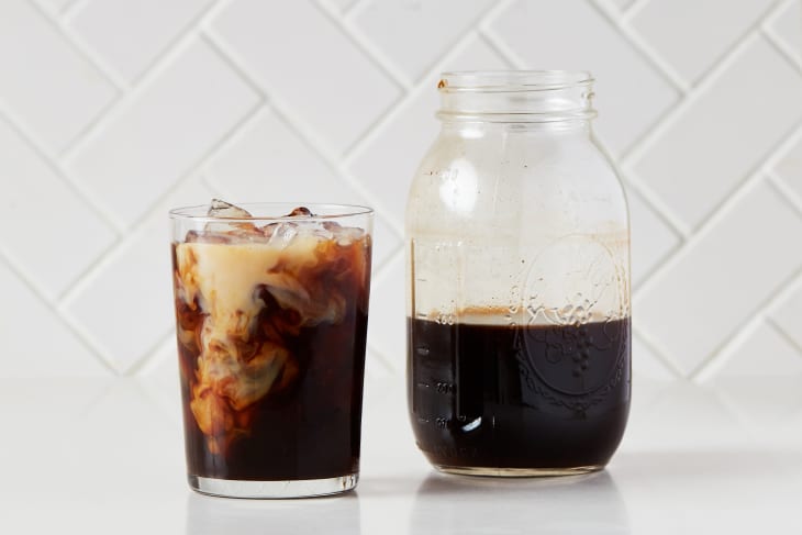Cold brew top iced coffee maker
